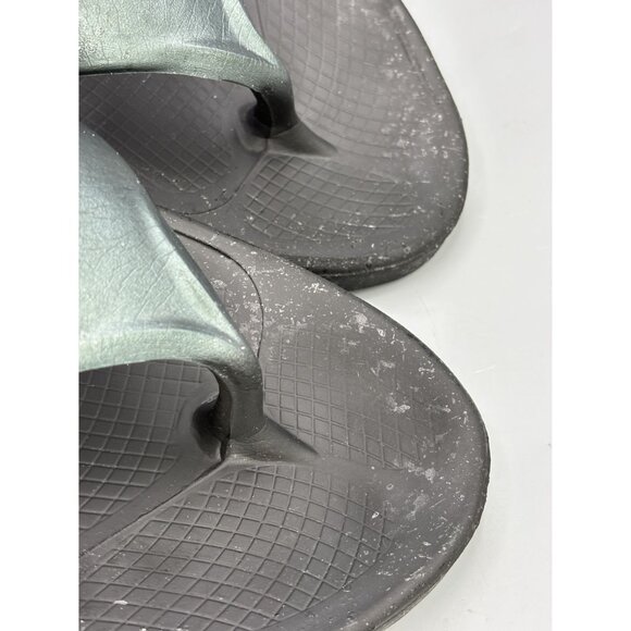Oofos Mens Size 12 Black & Silver OOfoam Recovery Flip Flops Sandals Lightweight - Picture 9 of 9